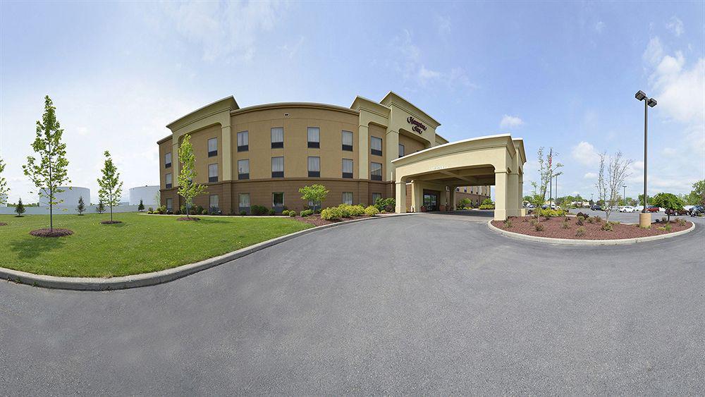 Hampton Inn Utica Exterior photo